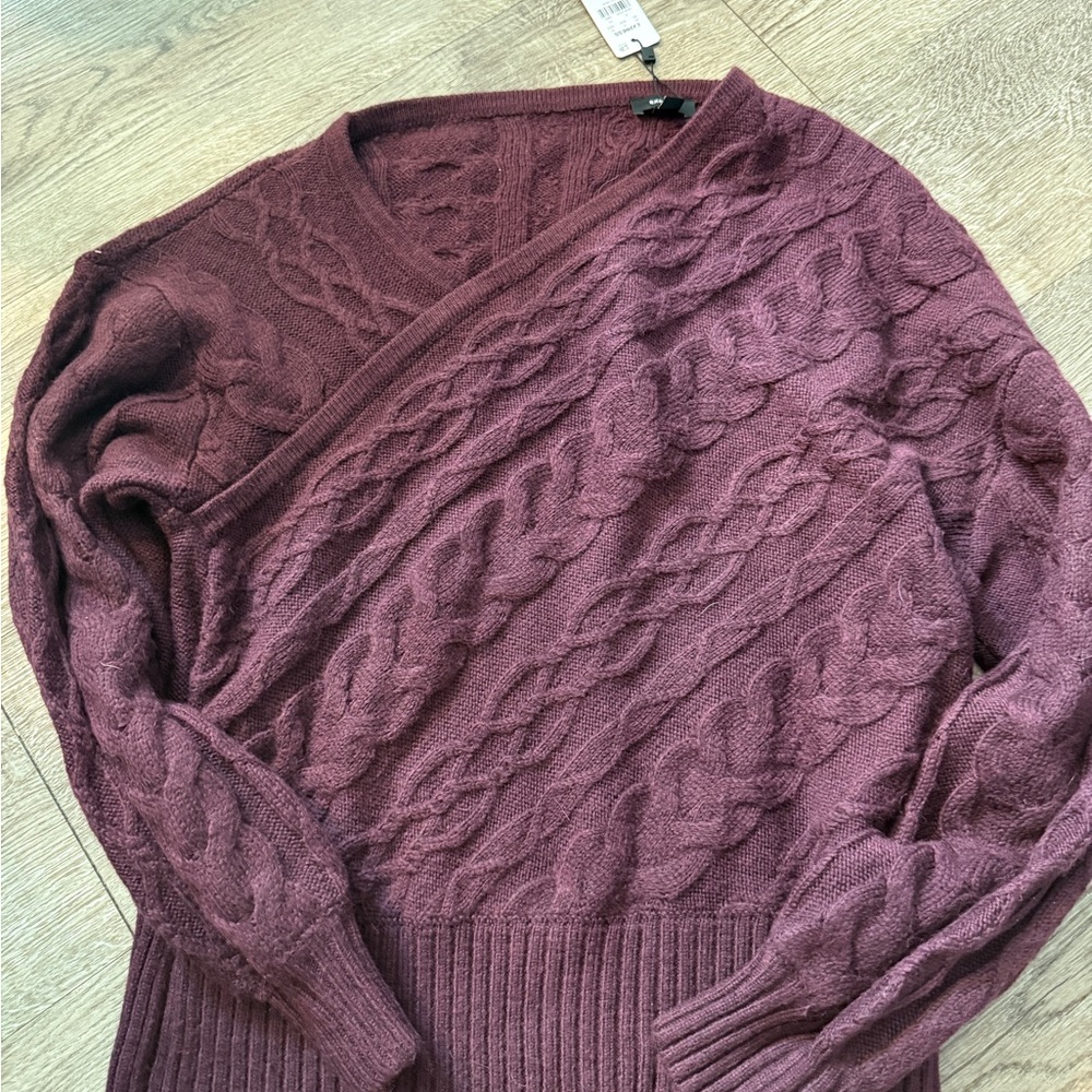 Women's Cable Knit Sweater - Plum